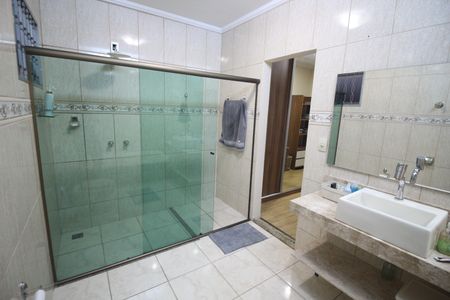 Casa à venda com 335m², 4 quartos e 9 vagasSuite Quarto 1