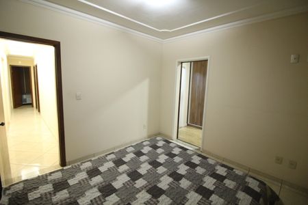 Casa à venda com 335m², 4 quartos e 9 vagasQuarto 1