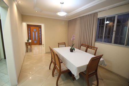 Casa à venda com 335m², 4 quartos e 9 vagasCopa