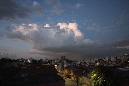 Casa à venda com 335m², 4 quartos e 9 vagasVista