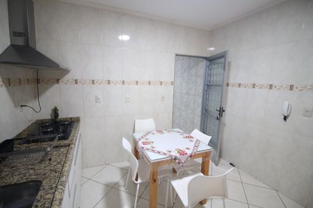 Casa à venda com 335m², 4 quartos e 9 vagasCozinha