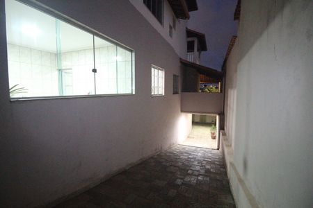 Casa à venda com 335m², 4 quartos e 9 vagasQuintal