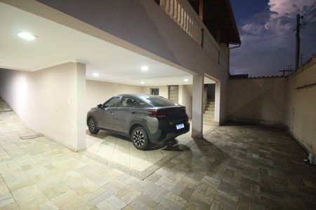 Casa à venda com 335m², 4 quartos e 9 vagasQuintal