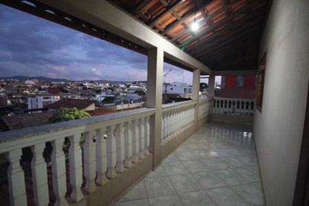 Casa à venda com 335m², 4 quartos e 9 vagasVaranda Terraço