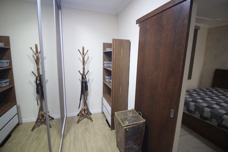Casa à venda com 335m², 4 quartos e 9 vagasCloset Quarto 1