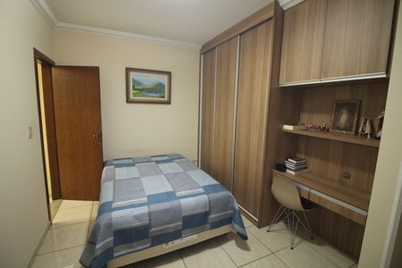 Casa à venda com 335m², 4 quartos e 9 vagasQuarto 3