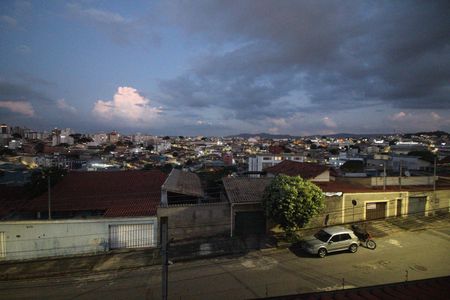 Casa à venda com 335m², 4 quartos e 9 vagasVista