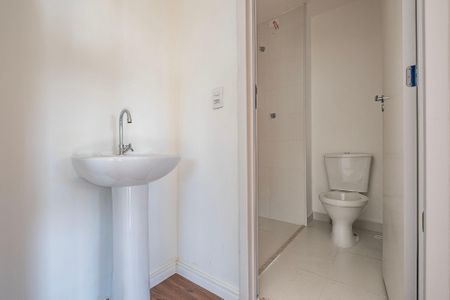 Banheiro de apartamento para alugar com 1 quarto, 41m² em Pinheiros, São Paulo
