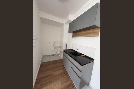 Cozinha de apartamento para alugar com 2 quartos, 32m² em Jardim Oriental, São Paulo