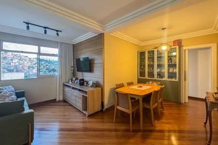 Apartamento à venda com 4 quartos, 105m² em Santo Antônio, Belo Horizonte