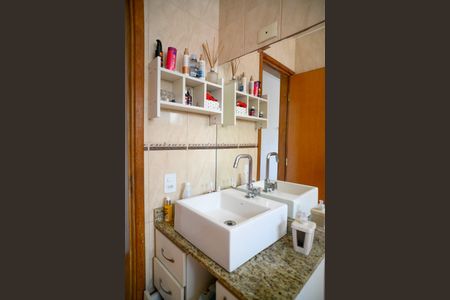 Casa à venda com 145m², 2 quartos e 3 vagasBanheiro Quarto 2 - Suite