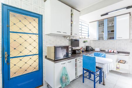 Casa à venda com 220m², 3 quartos e 4 vagas Casa à venda com 220m², 3 quartos e 4 vagasCozinha