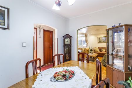 Casa à venda com 220m², 3 quartos e 4 vagas Casa à venda com 220m², 3 quartos e 4 vagasSala
