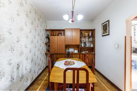 Casa à venda com 220m², 3 quartos e 4 vagas Casa à venda com 220m², 3 quartos e 4 vagasSala