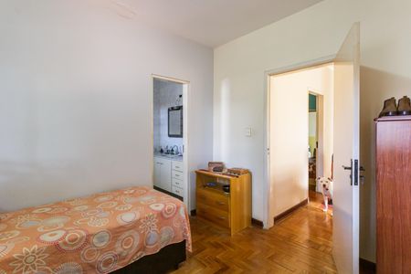 Casa à venda com 220m², 3 quartos e 4 vagas Casa à venda com 220m², 3 quartos e 4 vagasSuíte 1