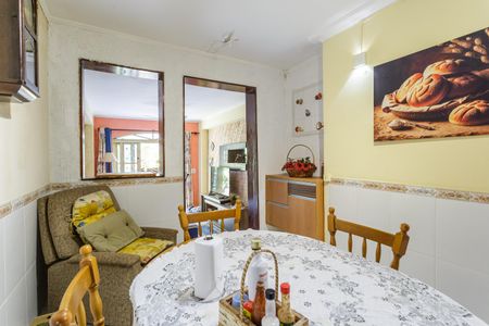 Casa à venda com 220m², 3 quartos e 4 vagas Casa à venda com 220m², 3 quartos e 4 vagasCopa
