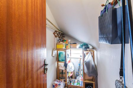 Casa à venda com 220m², 3 quartos e 4 vagas Casa à venda com 220m², 3 quartos e 4 vagasDespensa