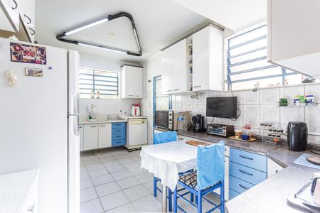 Casa à venda com 220m², 3 quartos e 4 vagas Casa à venda com 220m², 3 quartos e 4 vagasCozinha