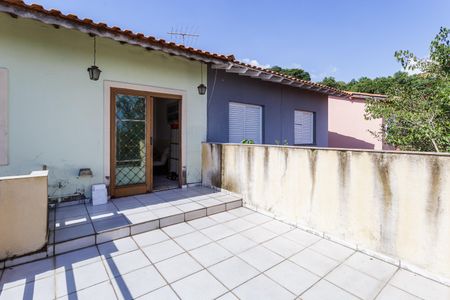 Casa à venda com 220m², 3 quartos e 4 vagas Casa à venda com 220m², 3 quartos e 4 vagasVaranda