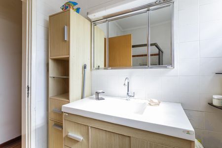 Casa à venda com 220m², 3 quartos e 4 vagas Casa à venda com 220m², 3 quartos e 4 vagasBanheiro Social