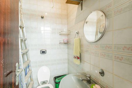 Casa à venda com 220m², 3 quartos e 4 vagas Casa à venda com 220m², 3 quartos e 4 vagasBanheiro de serviço