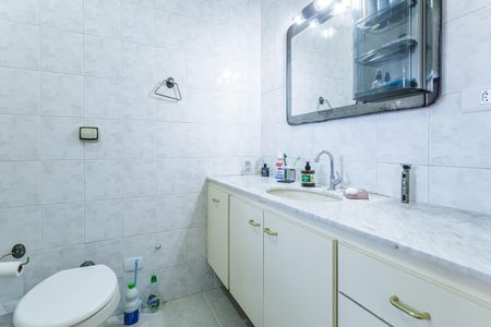 Casa à venda com 220m², 3 quartos e 4 vagas Casa à venda com 220m², 3 quartos e 4 vagasBanheiro da Suíte 1