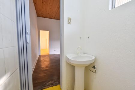 Banheiro de casa para alugar com 1 quarto, 55m² em Vila São José, São Paulo