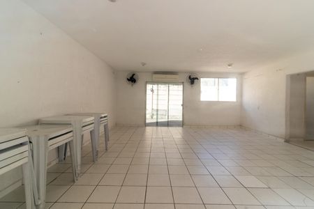 Apartamento para alugar com 46m², 2 quartos e 1 vagaÁrea comum - Salão de festas