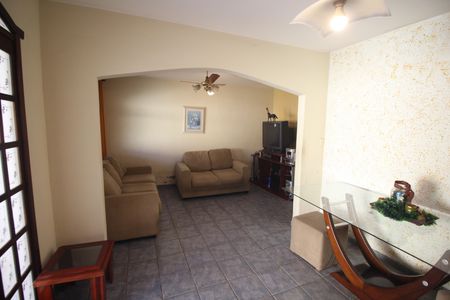 Sala de casa à venda com 3 quartos, 190m² em Conjunto Ademar Maldonado, Belo Horizonte