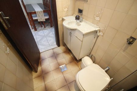 Casa à venda com 190m², 3 quartos e 3 vagasBanheiro social