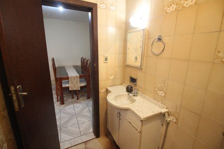 Casa à venda com 190m², 3 quartos e 3 vagasBanheiro social