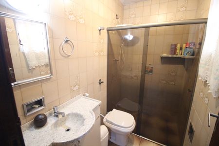 Casa à venda com 190m², 3 quartos e 3 vagasBanheiro social