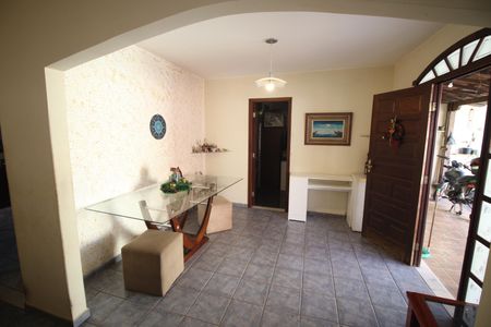 Casa à venda com 190m², 3 quartos e 3 vagasSala