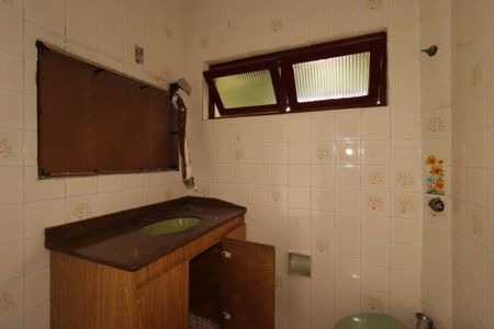 Casa à venda com 100m², 2 quartos e 3 vagasBanheiro
