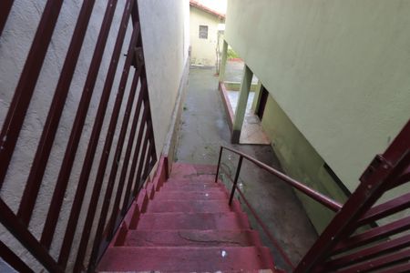 Casa à venda com 100m², 2 quartos e 3 vagasEscada para a Garagem