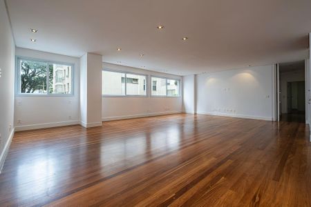 Apartamento à venda com 222m², 3 quartos e 2 vagas Apartamento à venda com 222m², 3 quartos e 2 vagasSala