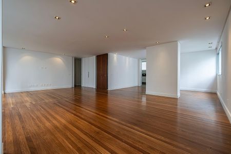 Apartamento à venda com 222m², 3 quartos e 2 vagas Apartamento à venda com 222m², 3 quartos e 2 vagasSala