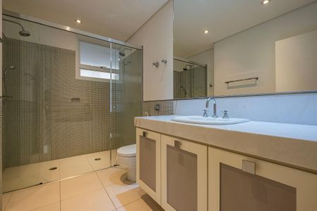 Apartamento à venda com 222m², 3 quartos e 2 vagas Apartamento à venda com 222m², 3 quartos e 2 vagasBanheiro