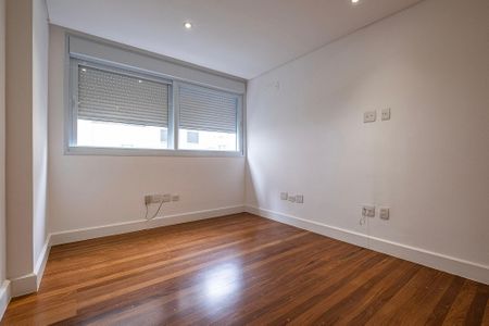 Apartamento à venda com 222m², 3 quartos e 2 vagas Apartamento à venda com 222m², 3 quartos e 2 vagasQuarto 2