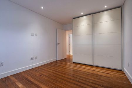 Apartamento à venda com 222m², 3 quartos e 2 vagas Apartamento à venda com 222m², 3 quartos e 2 vagasQuarto 2
