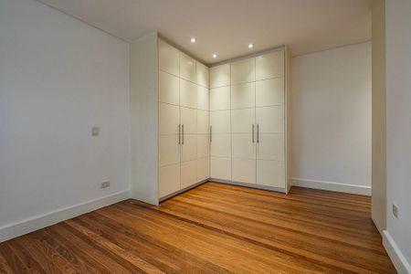 Apartamento à venda com 222m², 3 quartos e 2 vagas Apartamento à venda com 222m², 3 quartos e 2 vagasSuíte