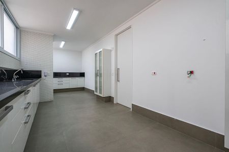 Apartamento à venda com 222m², 3 quartos e 2 vagas Apartamento à venda com 222m², 3 quartos e 2 vagasCozinha