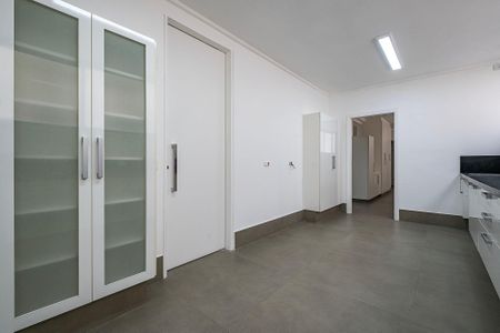 Apartamento à venda com 222m², 3 quartos e 2 vagas Apartamento à venda com 222m², 3 quartos e 2 vagasCozinha
