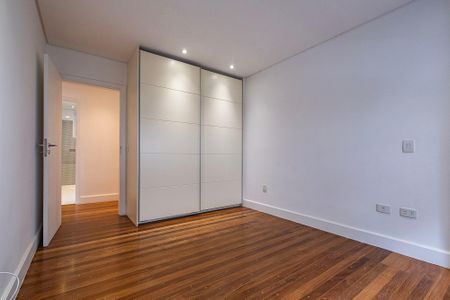 Apartamento à venda com 222m², 3 quartos e 2 vagas Apartamento à venda com 222m², 3 quartos e 2 vagasQuarto 2