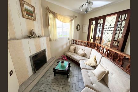 Sala de casa à venda com 3 quartos, 239m² em Parque Peruche, São Paulo