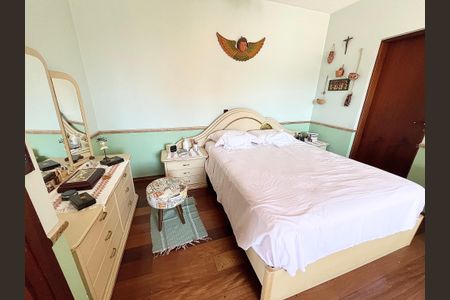 Casa à venda com 239m², 3 quartos e 2 vagasSuite 