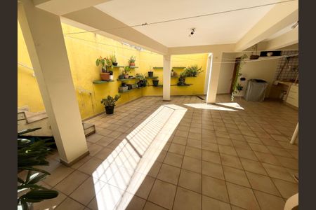 Casa à venda com 239m², 3 quartos e 2 vagasSalão de festas 