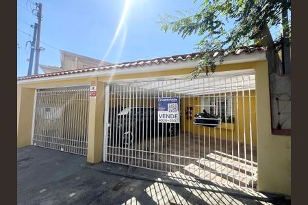 Casa à venda com 239m², 3 quartos e 2 vagasFachada 