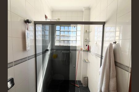 Casa à venda com 239m², 3 quartos e 2 vagasBanheiro