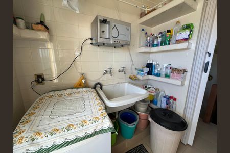 Casa à venda com 239m², 3 quartos e 2 vagasÁrea de Serviço